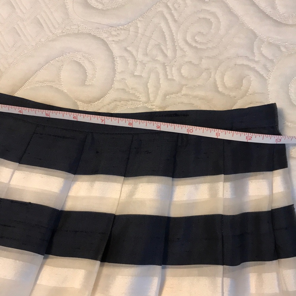 Dana Buchman 100% silk skirt - Picture 5 of 5